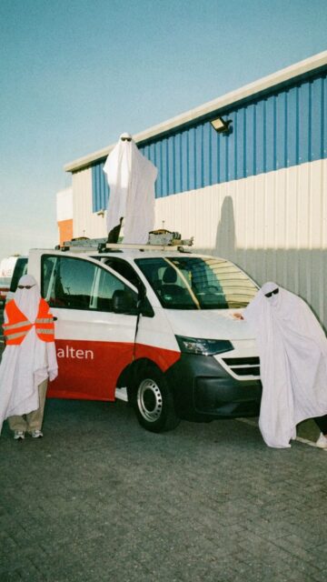 Halloween bei Jolmes. Gleiches Team, anderer Dresscode.

#jolmesgruppe #halloween #teamjolmes #officehumor #paderborn